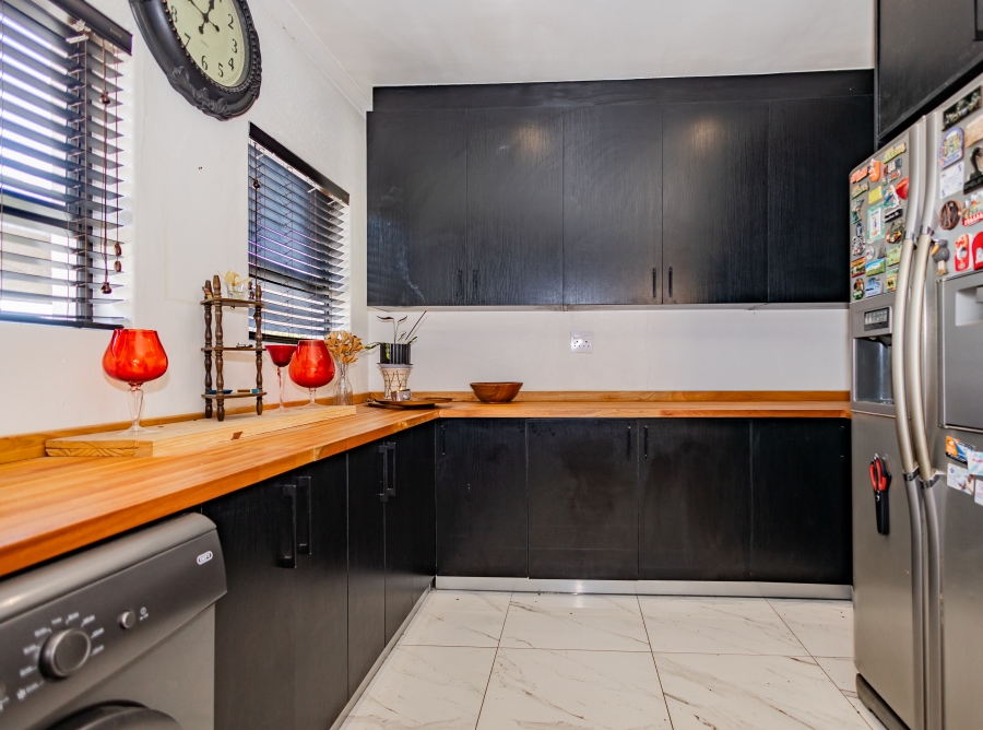 3 Bedroom Property for Sale in St Dumas Western Cape